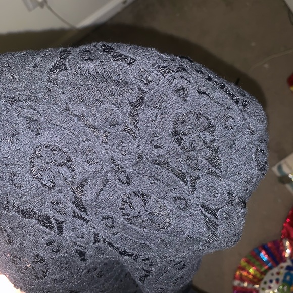 Black lace halter top - Picture 3 of 3